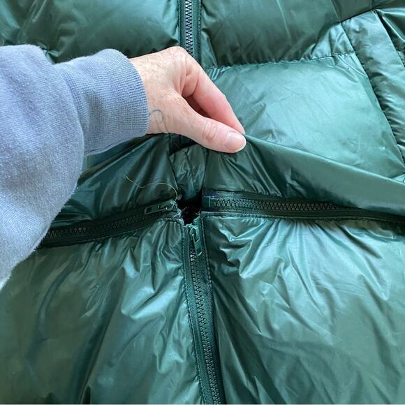 Storets Pao Two Way Zipper Puffer Coat in Deep Forest Green - Picture 3 of 5